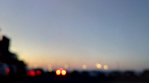 A blurry skyline photo